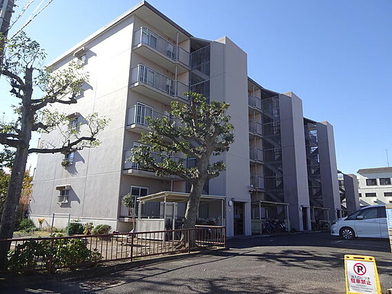 北側からの外観