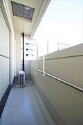 バルコニーは広く開放的です。