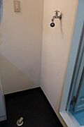 室内洗濯機置き場完備。屋外に比べて洗濯機が清潔に長持ちすると喜ばれてます。