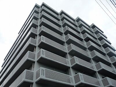 外観：重厚感たっぷりの大型マンション