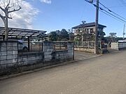前面道路含む現地写真です。