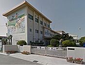 一色東部小学校 700m