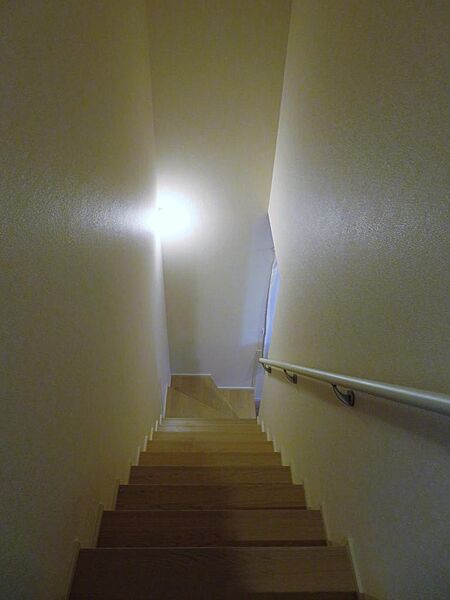 画像23:テラスハウスならではの室内階段