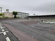 隣の２国ラーメン駐車場より現地を撮影（２国ラーメン横の駐車場は対象外）