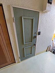 [玄関] グリーンの可愛らしい玄関ドア♪