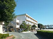 大沼小学校（342m）