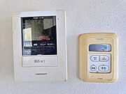 TVモニターホンは不審者や無用なセールスの侵入を防ぐことができます。