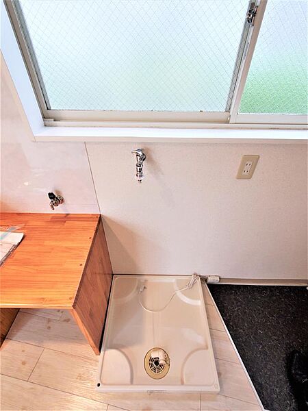 画像16:室内洗濯機置き場、防水パンは備え付けです。