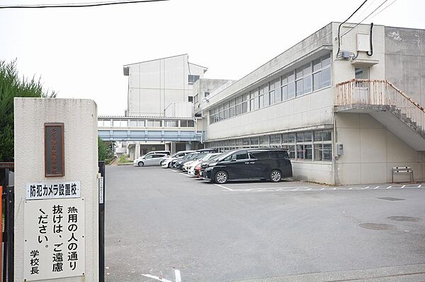 画像5:笠懸中学校(1、630m)