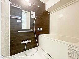 [風呂] 浴室・雨の日のお洗濯や寒い日の入浴に便利な浴室換気乾燥暖房機つきのバスルーム。お湯張りや追い焚きもラクラクなオートバスです。