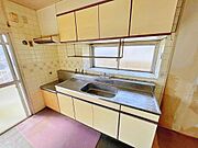 キッチンが独立しているタイプなのでリビングを広く使えます。