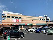 タイヨー 花棚店・営業時間 9:30～23:00・Seria(2階) 9:30～22:00・駐車場あり・敷地内には鹿児島銀行けだな支店もあります。 1800m