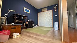 [外観] 和室も壁クロス、床は一部板間に貼替完了。板間を含めて約6.2帖。