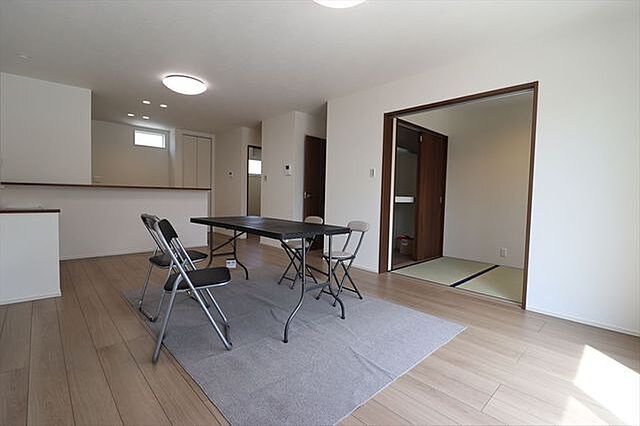 リビング/ダイニング 丹羽郡扶桑町大字南山名字本郷164番6、165番2、166番4