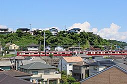 [その他] 北東側には京急線の線路が見えるので、電車好きの方にもおススメです♪