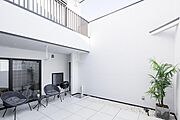 当社施工例（標準中庭プラン※仕上げのタイル等装飾品はオプションとなります。）