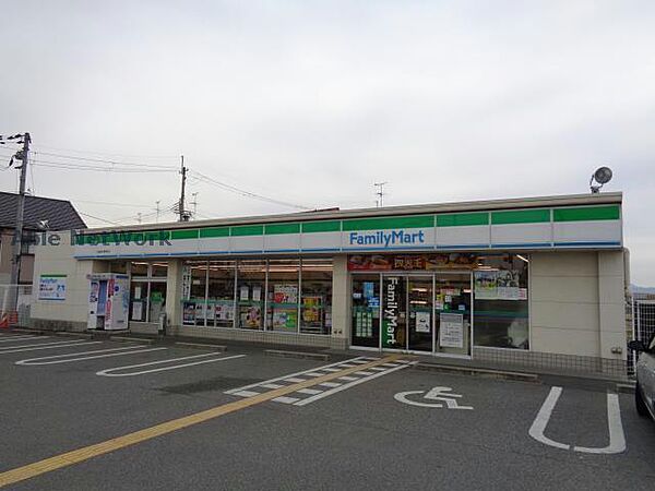 画像9:ファミリーマート富田林中野町店371m