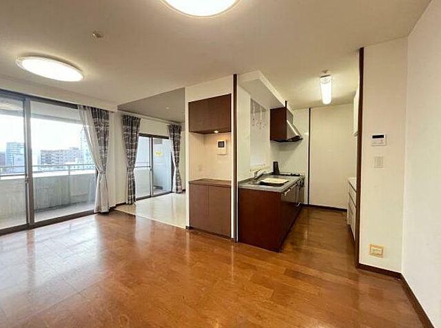 リビング/ダイニング エイルマンション城崎ロイヤルコート 8階/8