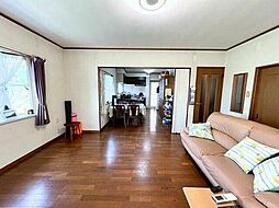 種具戸建 5LDKのリビング/ダイニング