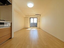 メゾン・ド・ルピナス　II 203 2階1LDKのリビング/ダイニング