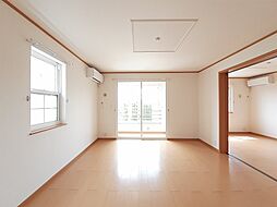 ラ・プレジオーネII 101 1階1LDKのリビング/ダイニング