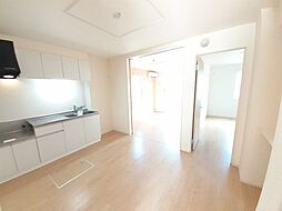 サン・フィオーレ　I 101 1階2DKのリビング/ダイニング