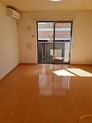 サン　ミリュー 106 1階ワンルームのリビング/ダイニング