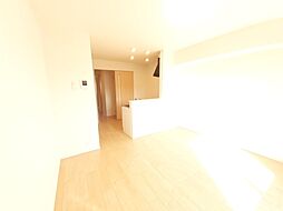 アルヴィータII番館 202 2階1LDKのリビング/ダイニング