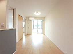 コンフォルト 103 1階1LDKのリビング/ダイニング