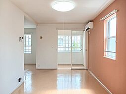 コッティ大泉 201 2階1LDKのリビング/ダイニング