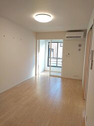 ドゥ・フレールI 102 1階1LDKのリビング/ダイニング