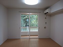 ティアモ 202 2階1LDKのリビング/ダイニング