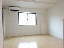 グランド　シャイン　V 103 1階1LDKのリビング/ダイニング