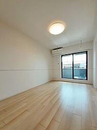 イーゼル−アイ 203 2階2LDKのリビング/ダイニング