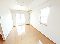 「華」壱番館 101 1階1LDKのリビング/ダイニング