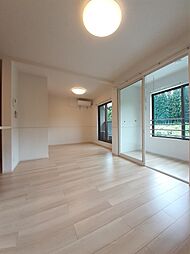 エヴァーグリーンＤ 201 2階2LDKのリビング/ダイニング