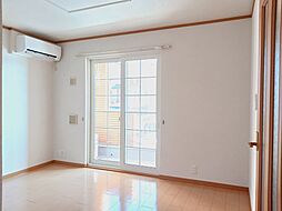 トパーズＣ 102 1階1LDKのリビング/ダイニング