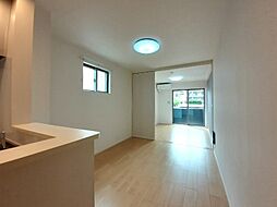 サニーフラット 102 1階1LDKのリビング/ダイニング