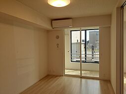 アミスターＴ　II 102 1階1LDKのリビング/ダイニング