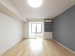 ニューバンブスV 202 2階ワンルームのリビング/ダイニング