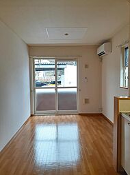 ポライトリーＳ．Ｙ 101 1階1LDKのリビング/ダイニング