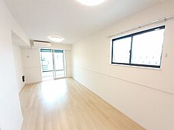 ラズリ 101 1階1LDKのリビング/ダイニング