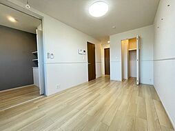 アルブル・ヴィラージュVI 204 2階1LDKのリビング/ダイニング