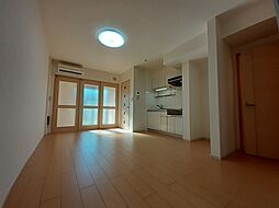 ベルタ　レジーナ 102 1階1LDKのリビング/ダイニング