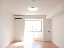 カレントIII 105 1階ワンルームのリビング/ダイニング