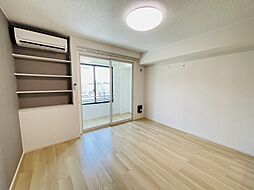 ウィンズ・ウエスト　II 105 1階ワンルームのリビング/ダイニング