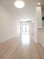 ファミリアメゾン　I 104 1階1LDKのリビング/ダイニング