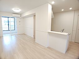 エレガンツァジッリオ 104 1階1LDKのリビング/ダイニング