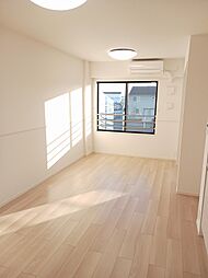 アステル・カロン 205 2階1LDKのリビング/ダイニング