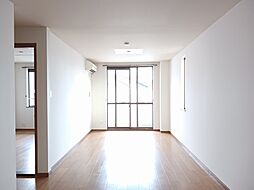 グランディール 204 2階1LDKのリビング/ダイニング